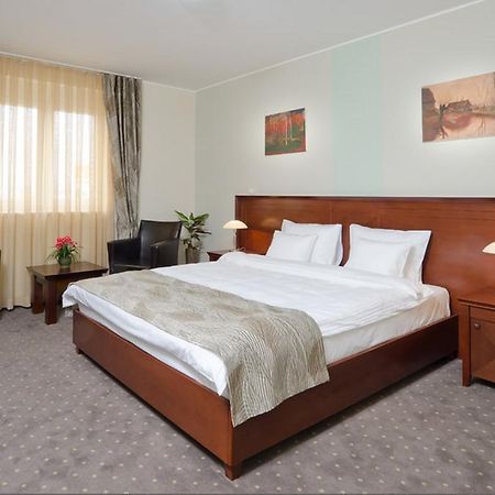 Garni Hotel Semlin B&B Belgrado Quarto foto