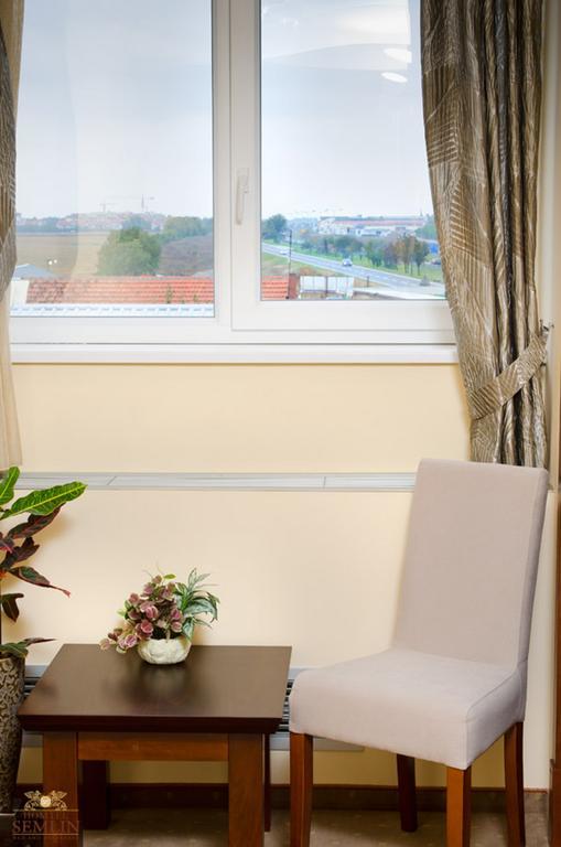 Garni Hotel Semlin B&B Belgrado Quarto foto